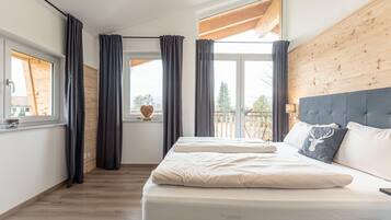 3 Schlafzimmer, Reisekinderbett