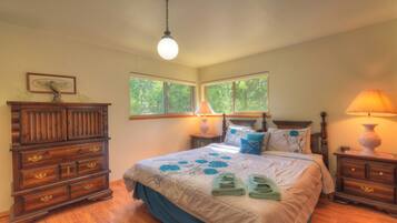 3 chambres, fer et planche à repasser, Wi-Fi, draps fournis