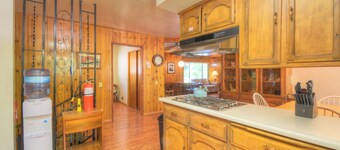 Riverfront Home 5 miles to Yosemite! Private riverbank. THE closest to Yos. gate
