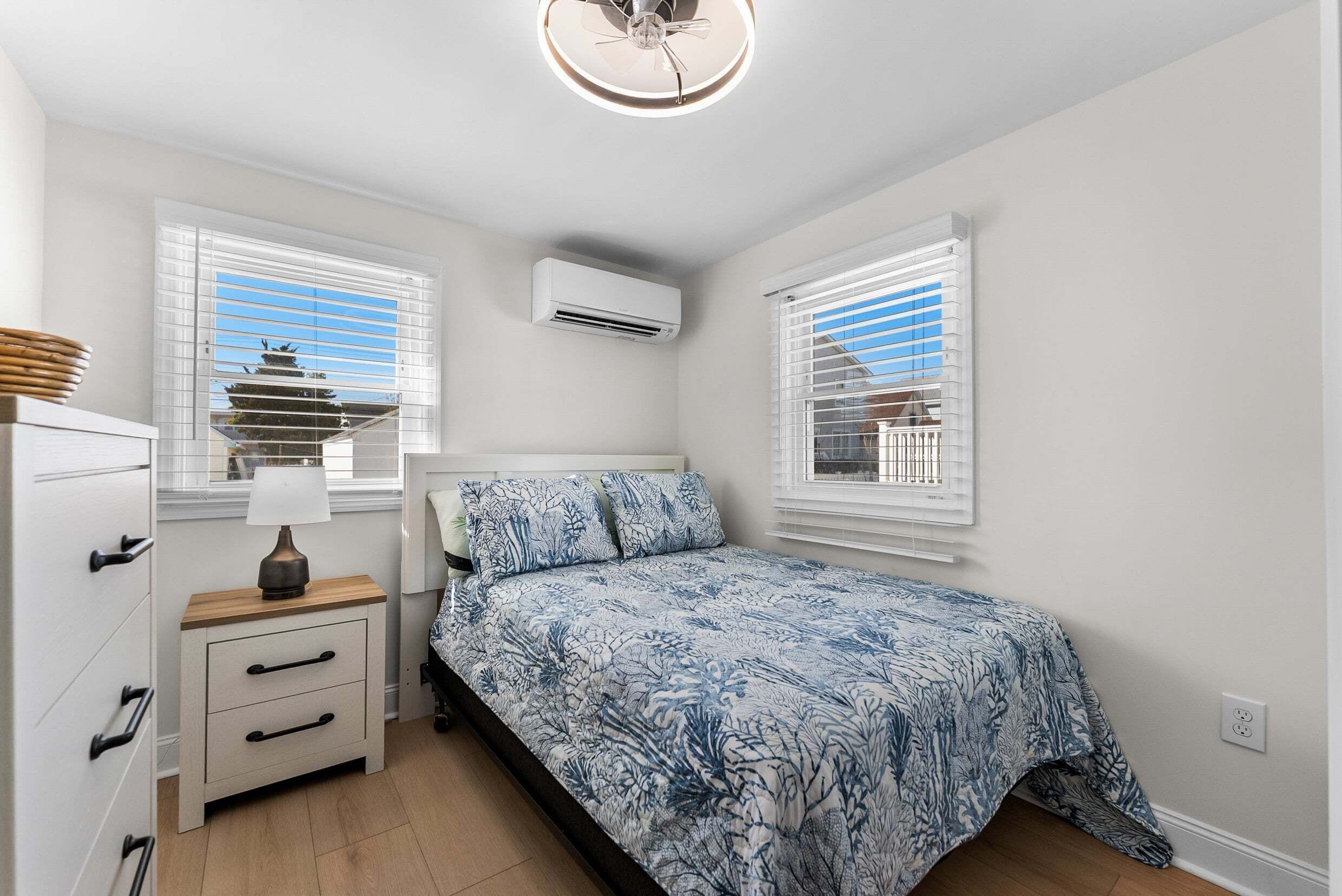 3 bedrooms, iron/ironing board, WiFi (free)