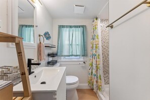 Sèche-cheveux, shampoing