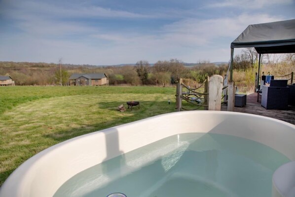 Bain à remous extérieur