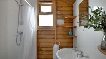 Douche, serviettes fournies