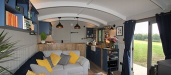 Top Farm Shepherds Lodge, nestled in a peaceful farm in Marsham, North Norfolk