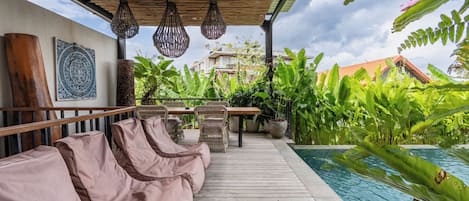 Kolam renang outdoor