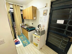 Fridge, microwave, stovetop, electric kettle