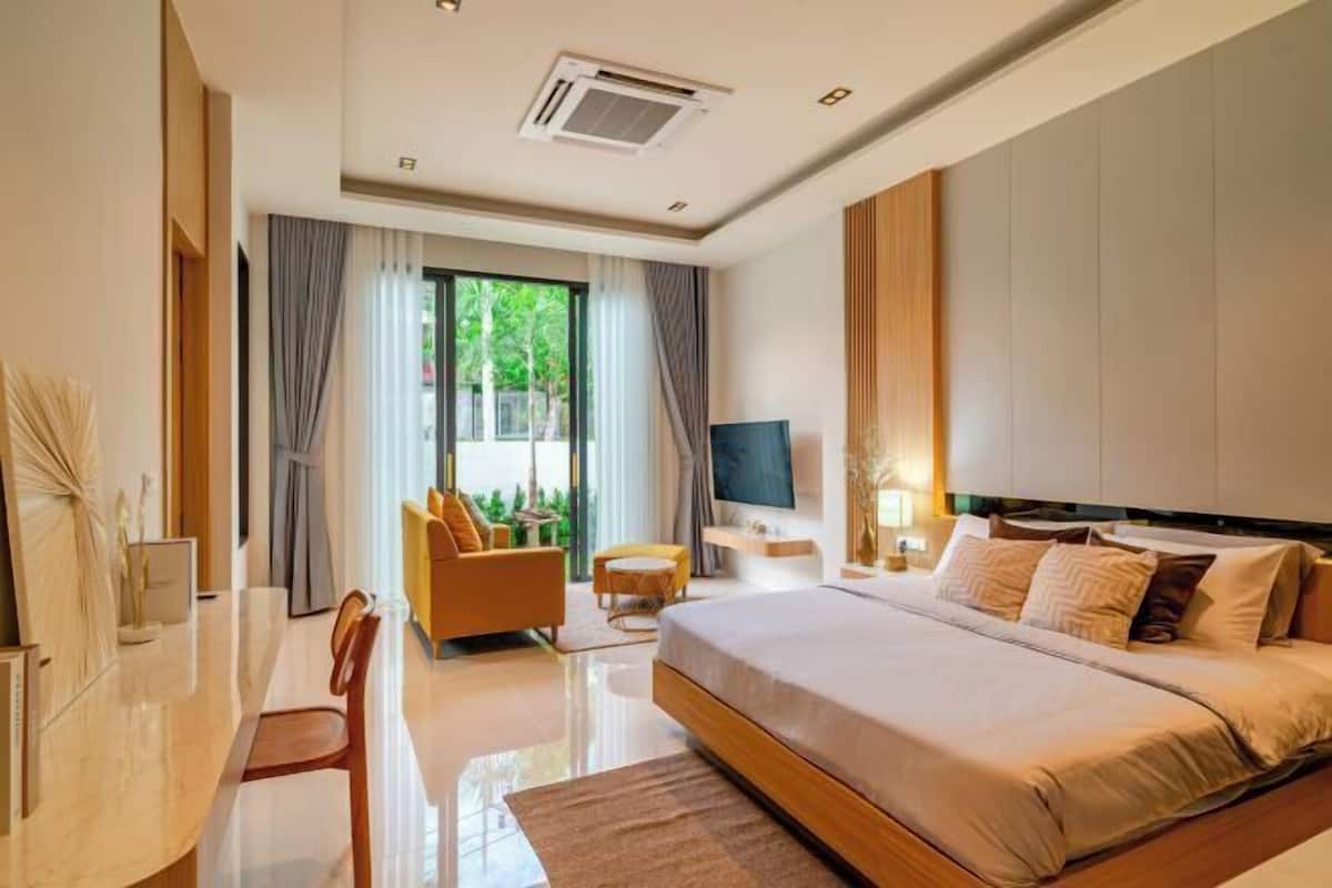 Minibar, caja fuerte, escritorio y espacio para trabajar con un portátil