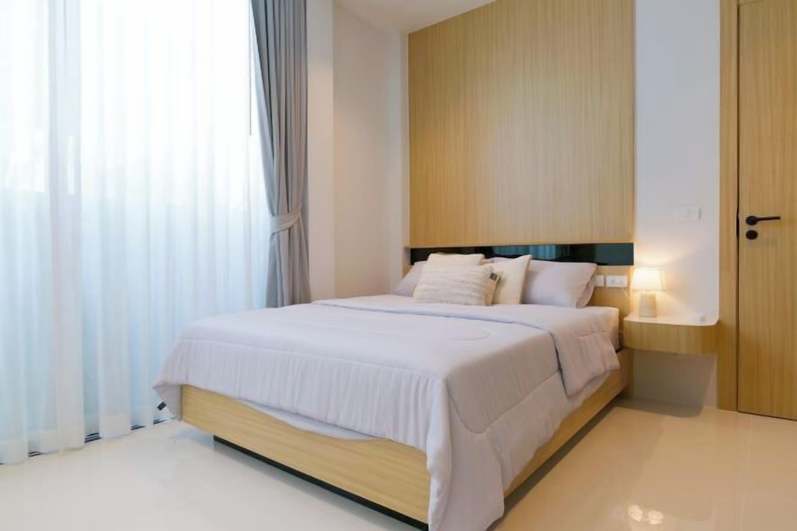 Minibar, caja fuerte, escritorio y espacio para trabajar con un portátil