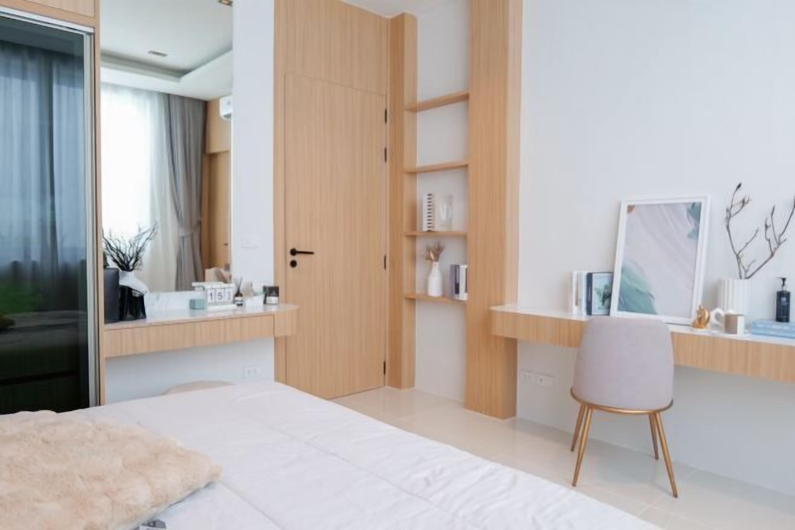 Minibar, caja fuerte, escritorio y espacio para trabajar con un portátil