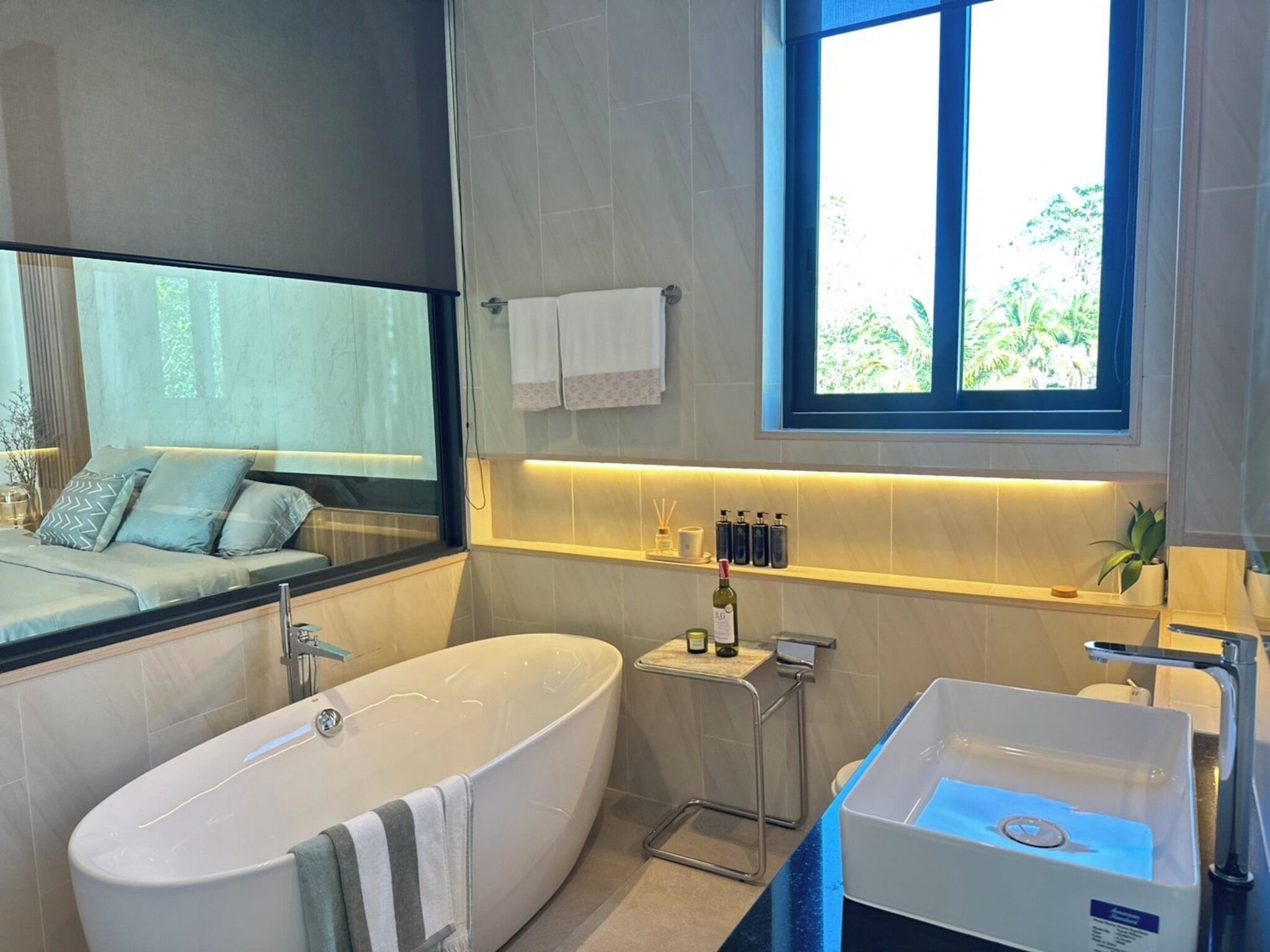 Pool Villa 06 | Bathroom | Shower, free toiletries, hair dryer, bathrobes