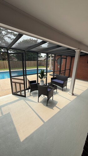 PRIVATE POOL PARADISE located in peaceful & quiet neighborhood in Prattville AL