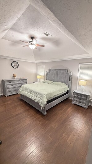 3 bedrooms, in-room safe, desk, iron/ironing board - PRIVATE POOL PARADISE located in peaceful & quiet neighborhood in Prattville AL (Prattville)