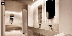 Standard Shared Dormitory, City View | Bathroom