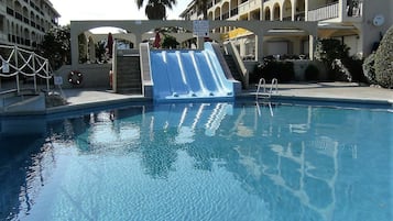 Apartemen | Kolam renang | Kolam renang outdoor