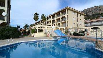 Apartment | Pool | Outdoor pool