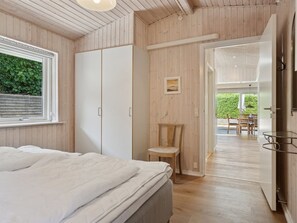 2 bedrooms, Internet