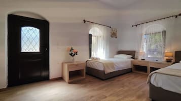 Iron/ironing board, travel cot, free WiFi, bed sheets