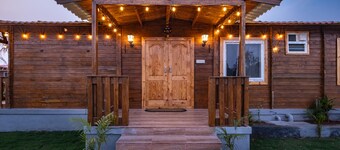 Luxury Wood House with Pool by Homeyhuts - AC 3BR