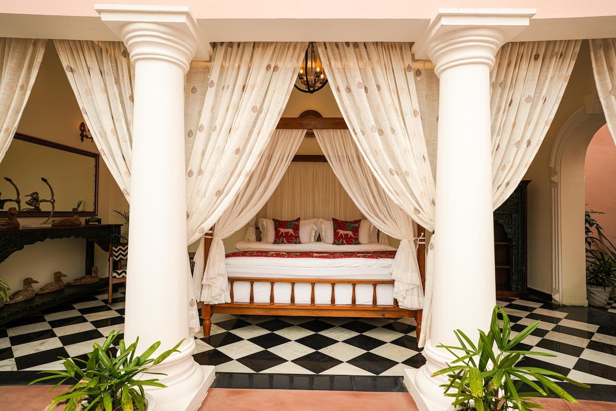 Villa Rosa | Living area | 32-inch flat-screen TV with cable channels
