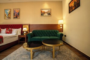 Villa Rosa with Private Pool and Romantic Day Bed and Open Shower | Premium bedding, minibar, in-room safe, desk - Dolce Vita - Luxury Vacation Villas (Pushkar)