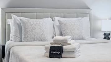 1 bedroom, desk, iron/ironing board, WiFi