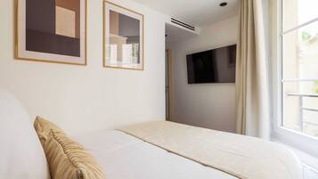 1 bedroom, desk, iron/ironing board, free WiFi