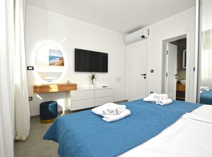 Villa | 4 bedrooms, iron/ironing board - Refined and Inviting Villa in Kanfanar - Four Bedroom Villa With Pool (Kanfanar)