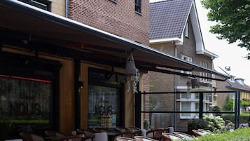 Buiten dineren