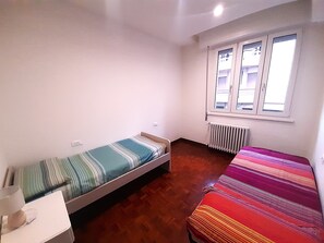 3 habitaciones, tabla de planchar con plancha y wifi gratis 