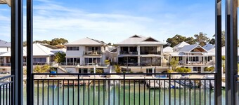 Valletta View in Halls Head