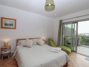 3 habitaciones, decoración personalizada y muebles diferentes