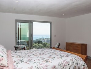 3 Schlafzimmer, individuell dekoriert, individuell eingerichtet
