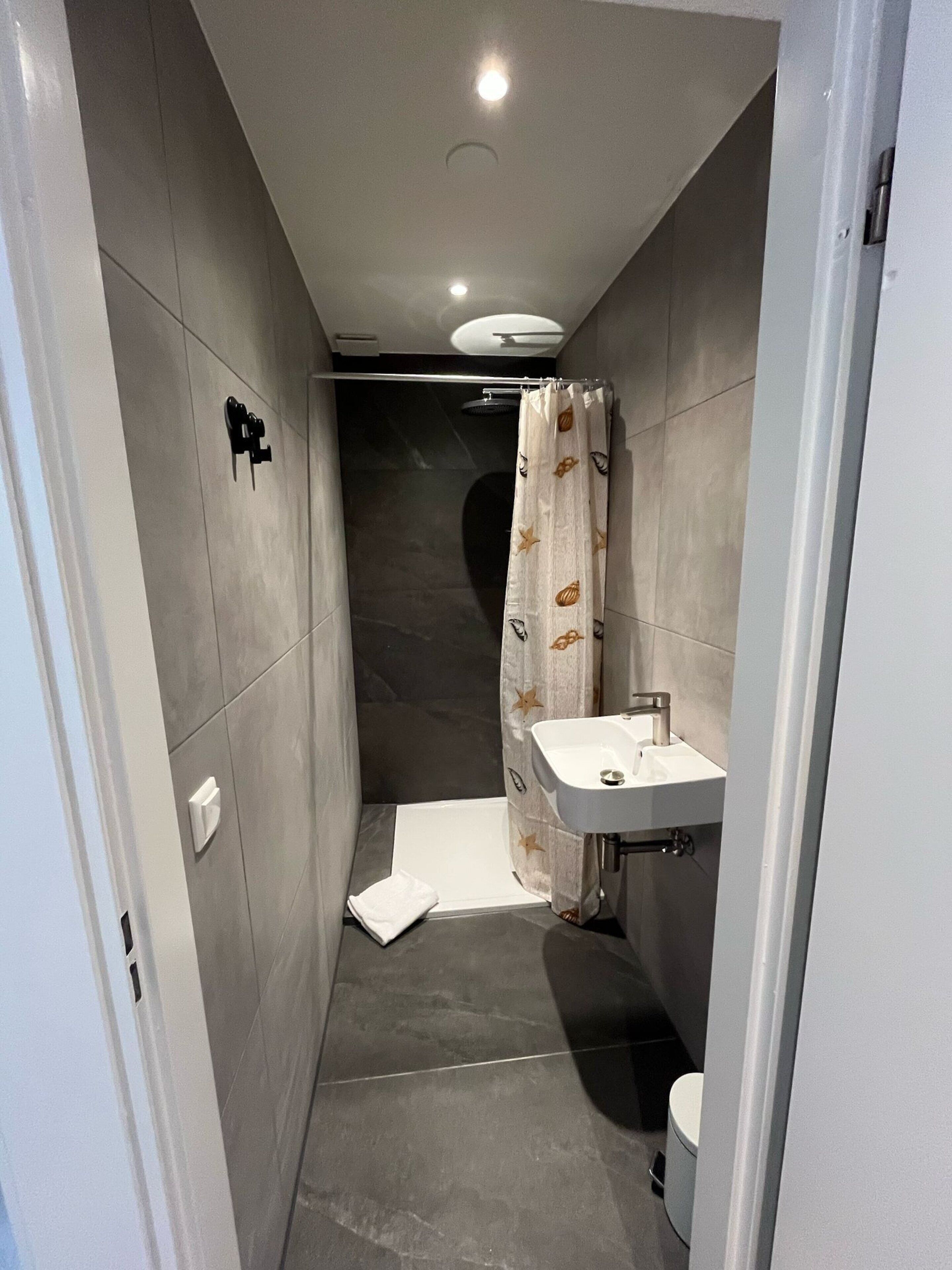 Cottage | Bathroom