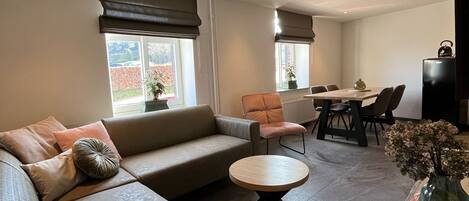 Cottage | Living area