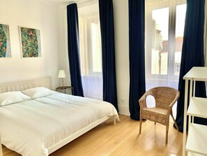 3 quartos, ferros/tábuas de passar roupa, Wi-Fi, roupa de cama