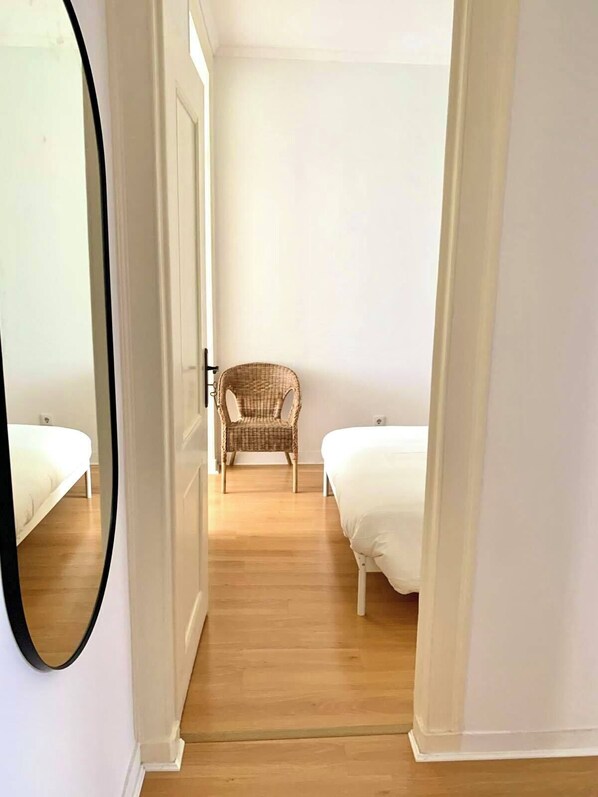 3 chambres, fer et planche à repasser, Wi-Fi, draps fournis