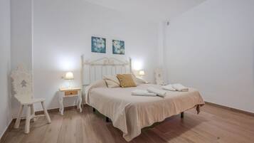 2 bedrooms, iron/ironing board, free WiFi
