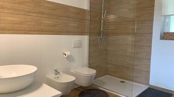 Comfort Studio, Garden View | Bathroom