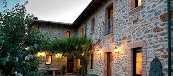 La Majada II House. C.R. for children Located in the foothills of the Picos de Europa.