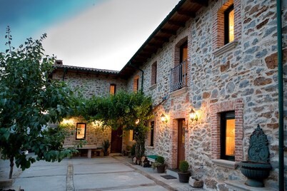 La Majada II House. C.R. for children Located in the foothills of the Picos de Europa.