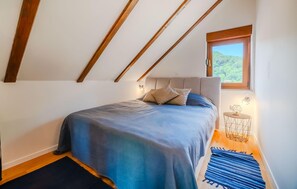 4 bedrooms, in-room safe, iron/ironing board, travel cot - Holiday Home with pool (Tuheljske Toplice)