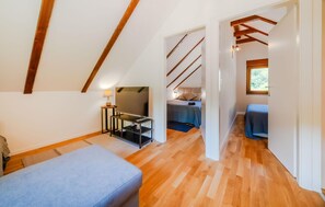 4 bedrooms, in-room safe, iron/ironing board, travel cot