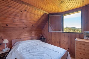 2 Schlafzimmer, BĂŒgeleisen/BĂŒgelbrett, WLAN, BettwĂ€sche