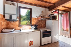 KĂŒhlschrank, Mikrowelle, Ofen, Herdplatte