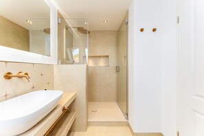 Shower, hair dryer, towels - Carlotta, Germany (Sylt-Ost)