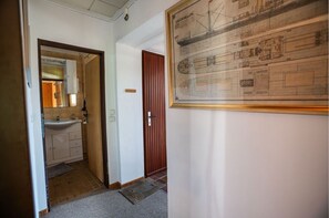 Unclassified image, 5 of 23, button