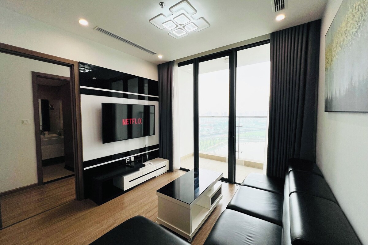 Luxury Apartment, Balcony, Lake View | City view