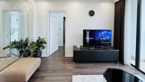 Luxury-Apartment, Balkon, Seeblick | Wohnbereich