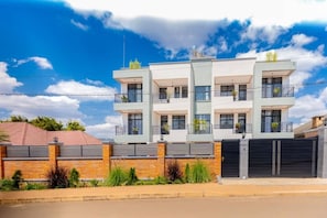 Front of property - Bright Hotel and apartement (Kigali)