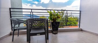 Bright Hotel and apartement